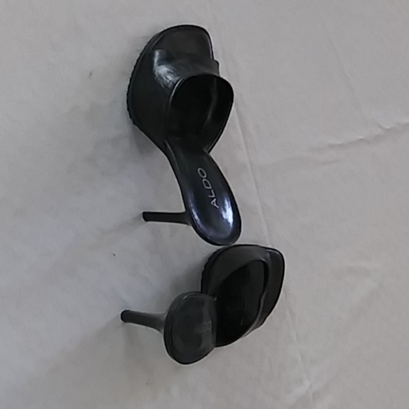 Heels - Picture 3 of 7